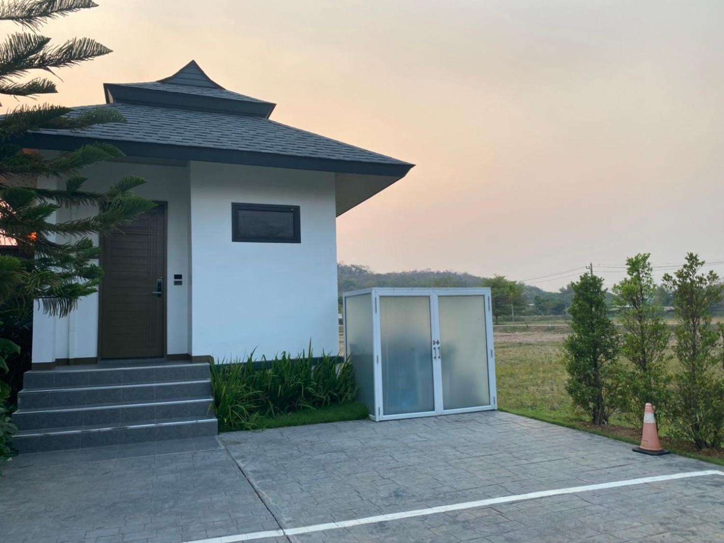 Pim Pool Villa Nan Luaran gambar